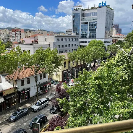 Apartment Mak *